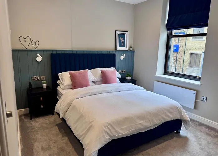 2-bed With Balcony & Parking Lägenhet Harrogate