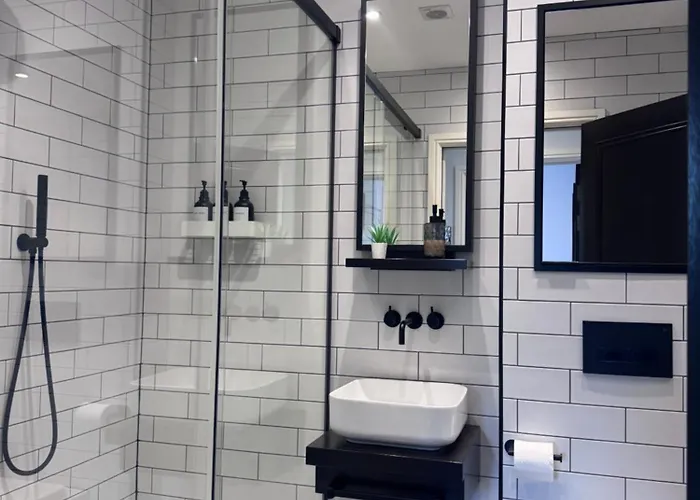 2-bed With Balcony & Parking