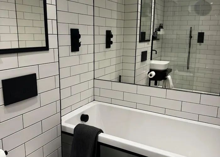 2-bed With Balcony & Parking